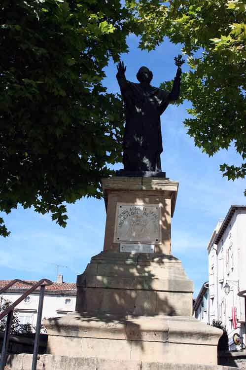 .....Statue inaugurée le 4 Septembre 1860 sur la Place du Terrail , oeuvre de M.Barre .....